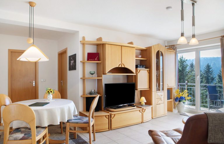 Übersichtsfoto Wohnzimmer Wohnung 7.4